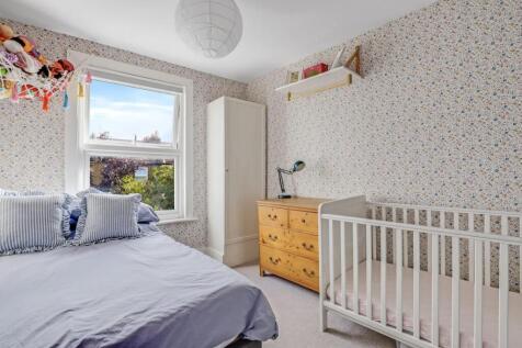 09-cb55JHPropWorld - 35 Percy Road - 26-medium.jpg