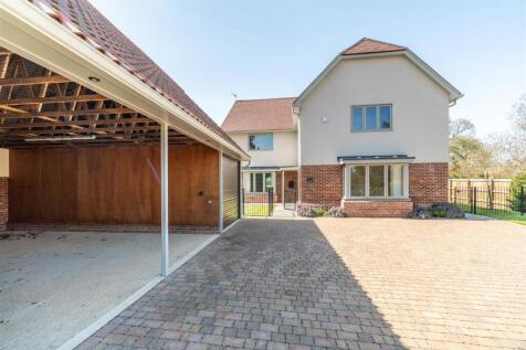 Entrance &amp; Driveway