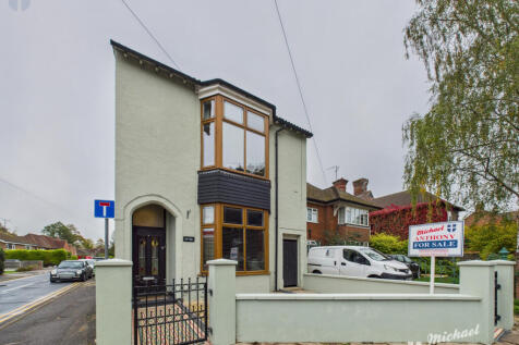 CAM03852G0-PR0451-STILL002