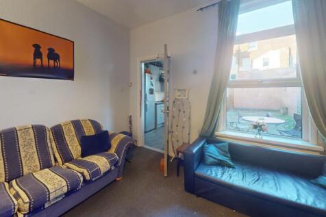 4-Annesley-Grove-Living-Room