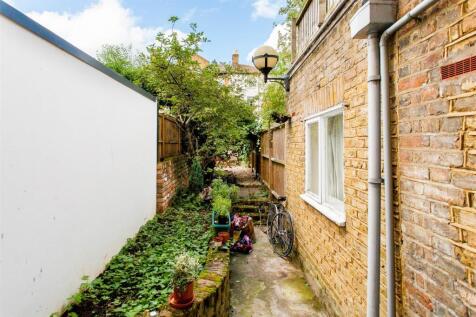 Mountgrove Road (8).jpg