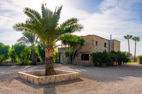 Charming Finca in Algaida