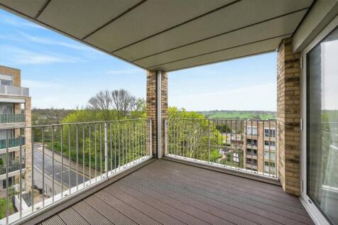 London, NW7 - property photo