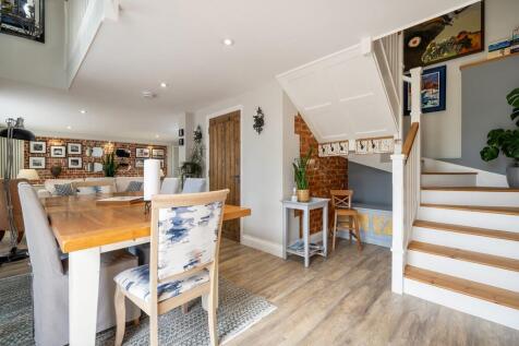 1440px-Elm Farm H...