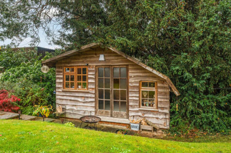 1370287-7-68f5ff3...