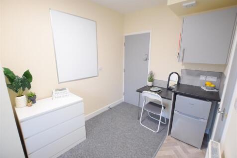 Carholme Road - Studio 5 - AVAILABLE November photo 4