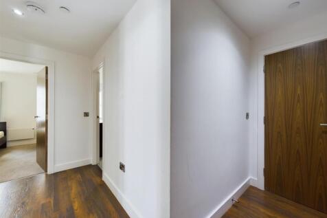 CAM01231G0-PR0052-STILL002