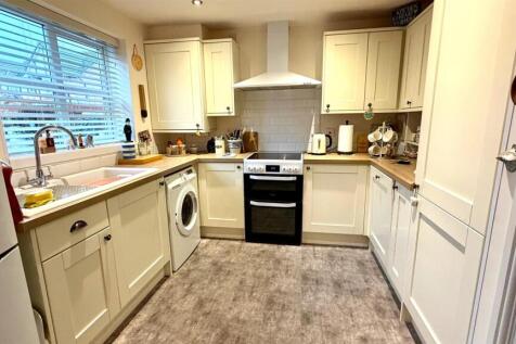 OPEN PLAN KITCHEN/DINING ROOM