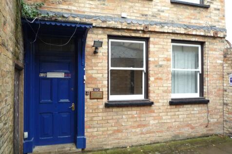 1-bed house on High Street ELY, £700/mo