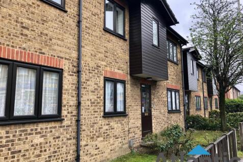 1 Bedroom Ground Floor Flat