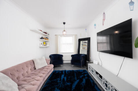 31 Crowell Mews, HP19 7HB-6