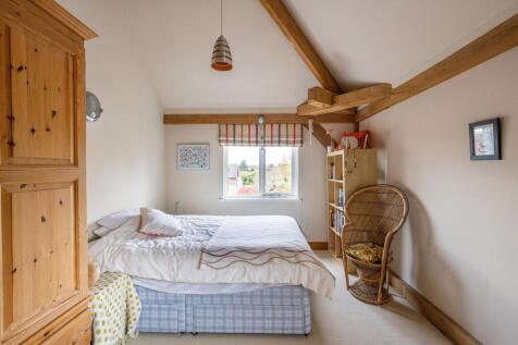 4 bed, 4 bath Detached in Bristol - Photo 11