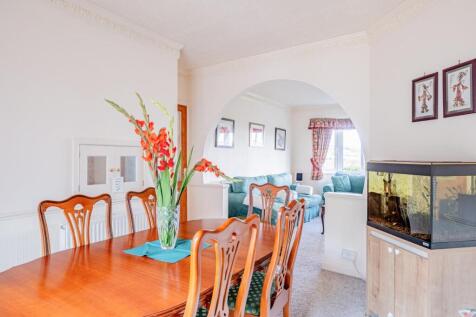 Dining room 2.jpg