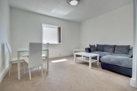 Sandringham Apartments, Osborne Road, Southsea photo 4