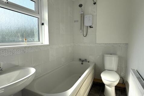 Twickenham Road, Eyres Monsell photo 5