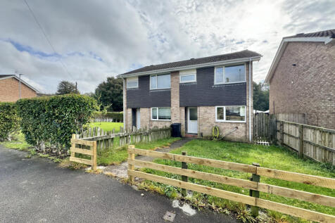 3 Bedroom Semi Detached for Rent