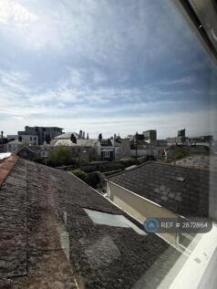 View - Super Close To University 