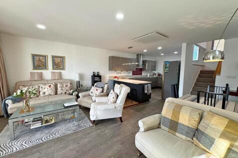 Open plan Kitchen/Living Area