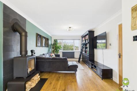 EweMove Basingstoke Avon Road Sitting Room