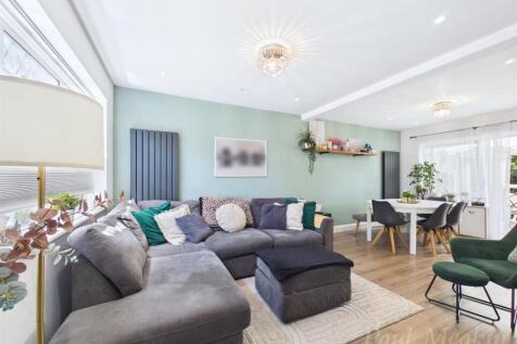 Open Plan Living/ Dining/ Kitchen