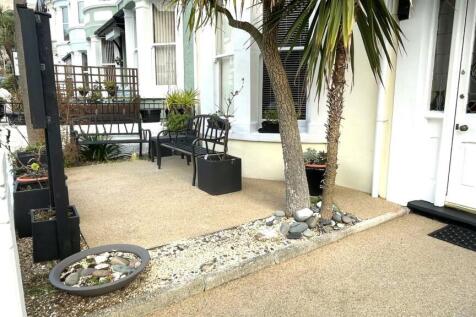 SEATING TO THE FRONT