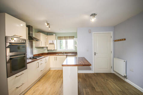 Three-Bedroom Townhouse in a Convenient Sittingbo