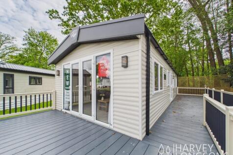 Regal Hemsworth holiday home exterior with wraparo