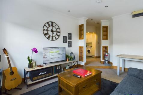 Apartment 4 - Living Room