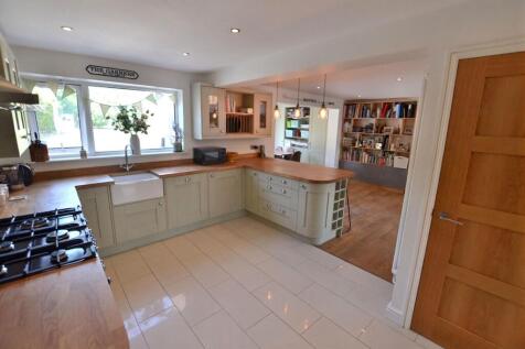 Fitted Kitchen