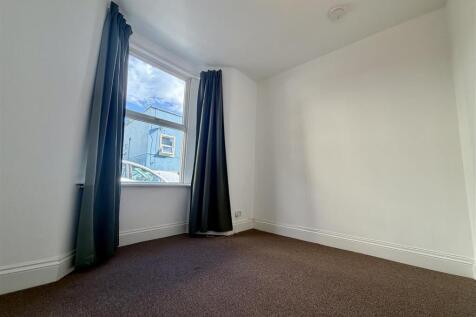 Pylle Hill Crescent, Bristol photo 3
