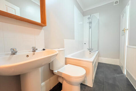 49B Lower Teddington Road, Hampton Wick, Kingston Upon Thames photo 3