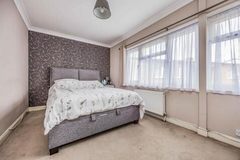 6 Stanford Close, Paulsgrove-Small-PorticoMarketin