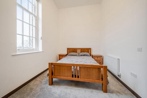 1389104-11-693bed...