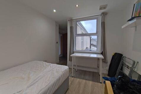 Bedroom (2)