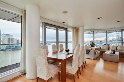Fairmont Avenue, London, E14 photo 2