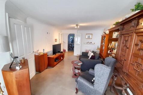 Living room 2 new.jpg