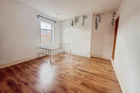 Bucks Hill, Camp Hill, Nuneaton, CV10 photo 5