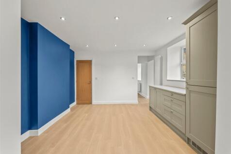 8 Bridle Road-05.jpg