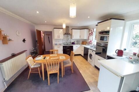 Kitchen dining room 3 new.jpg