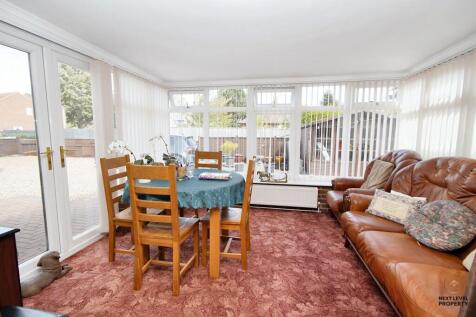 Conservatory/Dining room