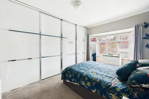 CAM05192G0-PR0150-STILL014