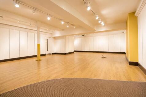Retail Property (high street) to rent Image 4