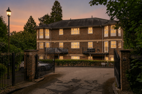 Frost House, Chesham Road, Berkhamsted