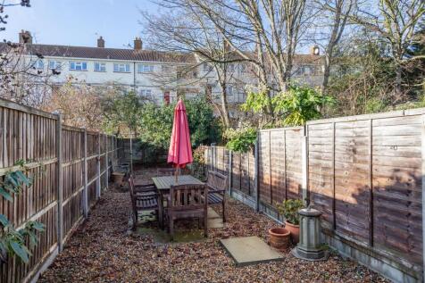 80 Eden Road, E17 9JY