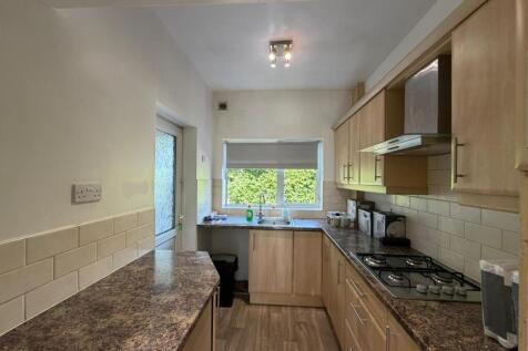 Poplar Grove, Newcastle-Under-Lyme, ST5 photo 5