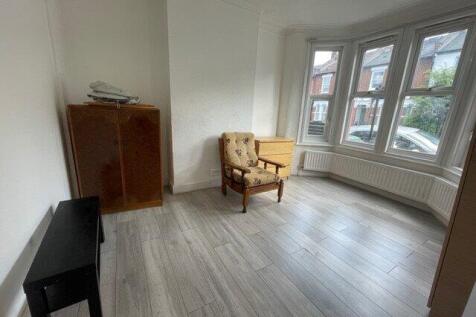 Rowley Road, London photo 3