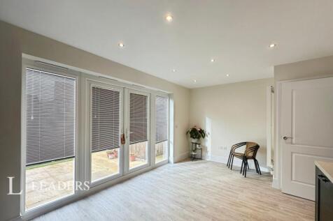 Bradshaw Close, Alconbury Weald, Huntingdon, PE28 photo 4
