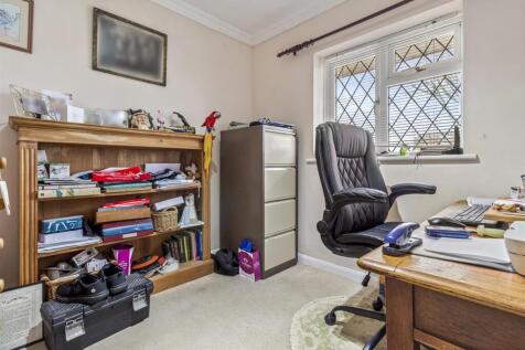 5 Parklands Ave New-009.JPG