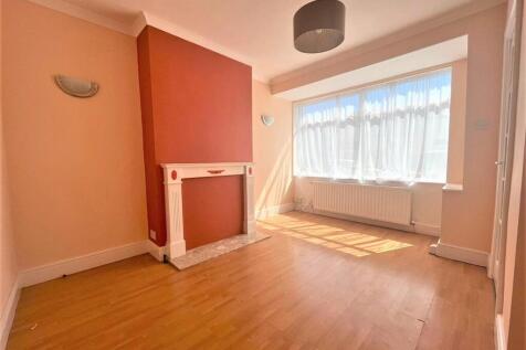 Oakleigh Road, Hillingdon, UB10 photo 3