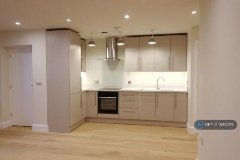 Fitted Kitchen With Appliances